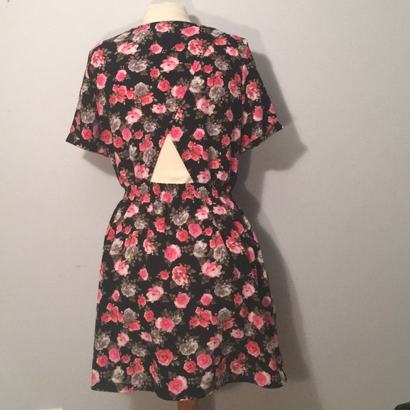 Black and Floral dress - Picture 2 of 2